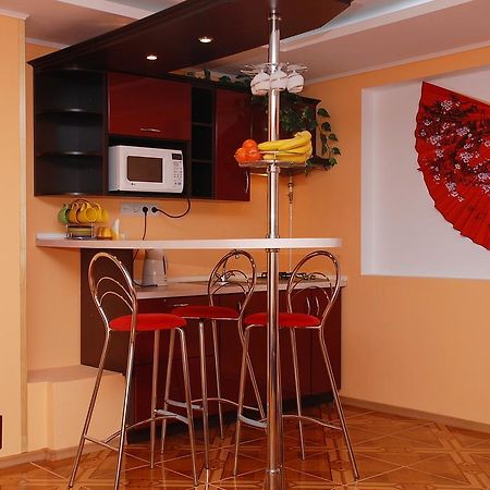 House In Bohatyrska Street เคียฟ ภายนอก รูปภาพ